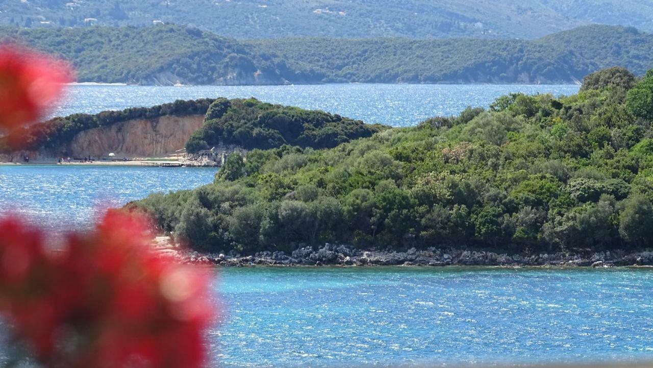 Hotel Queen Margaret Seaside Ksamil Exterior photo